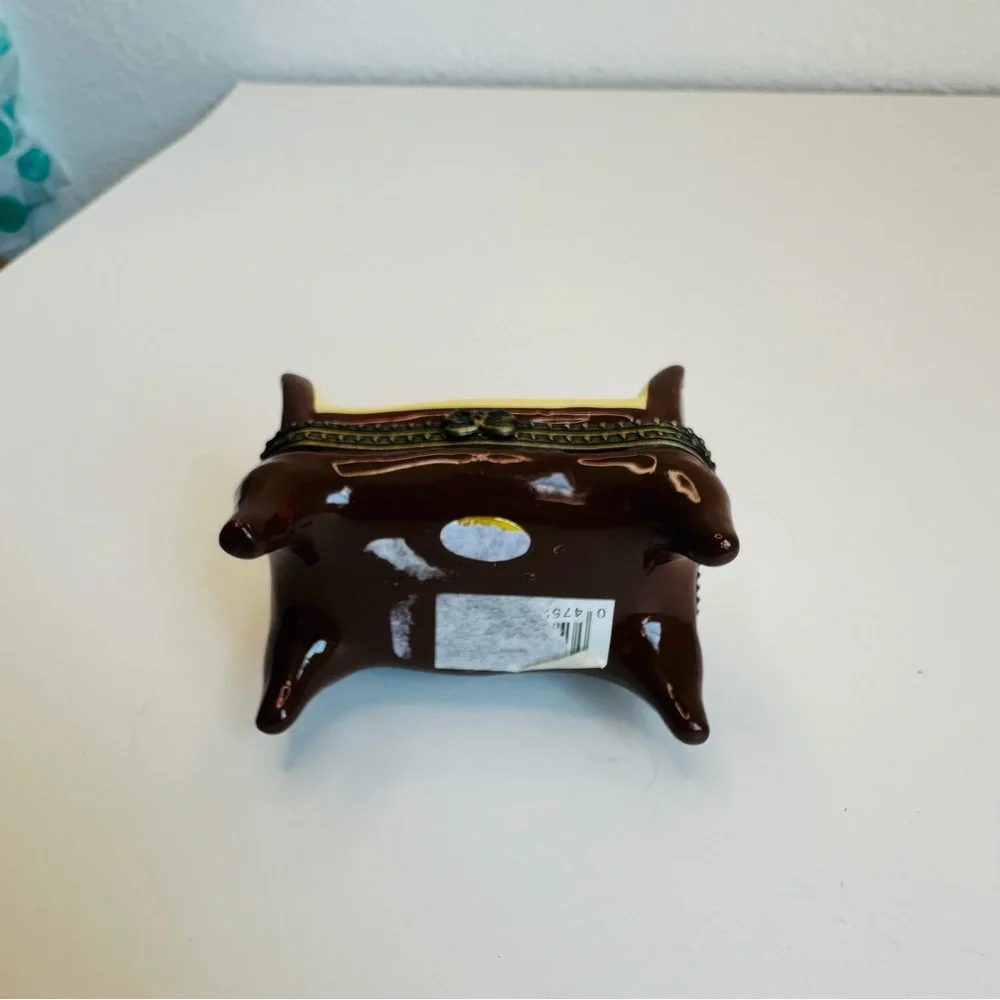 Floral Victorian Loveseat‎ Trinket Box